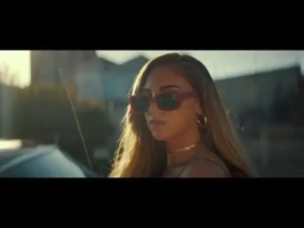 Video: Alina Baraz - Buzzin